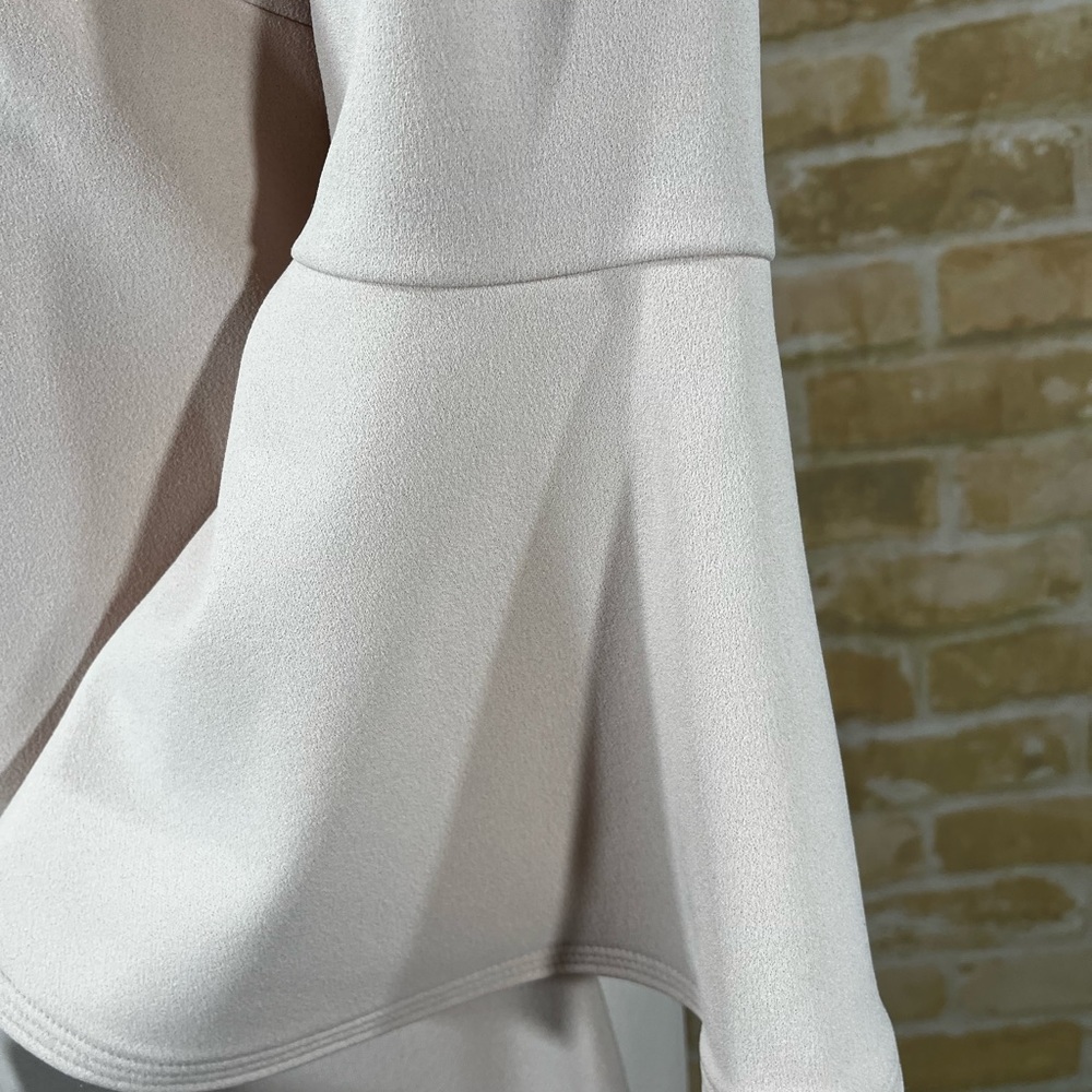 Calvin Klein Blush Bell Sleeve Dress Size 10⭐️Host Pick⭐️‼️ - Picture 4 of 7